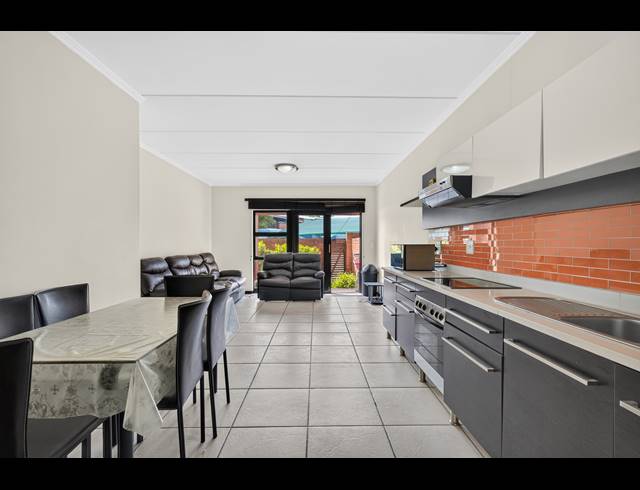 2 BEDROOM APARTMENT FOR SALE IN DOUGLASDALE